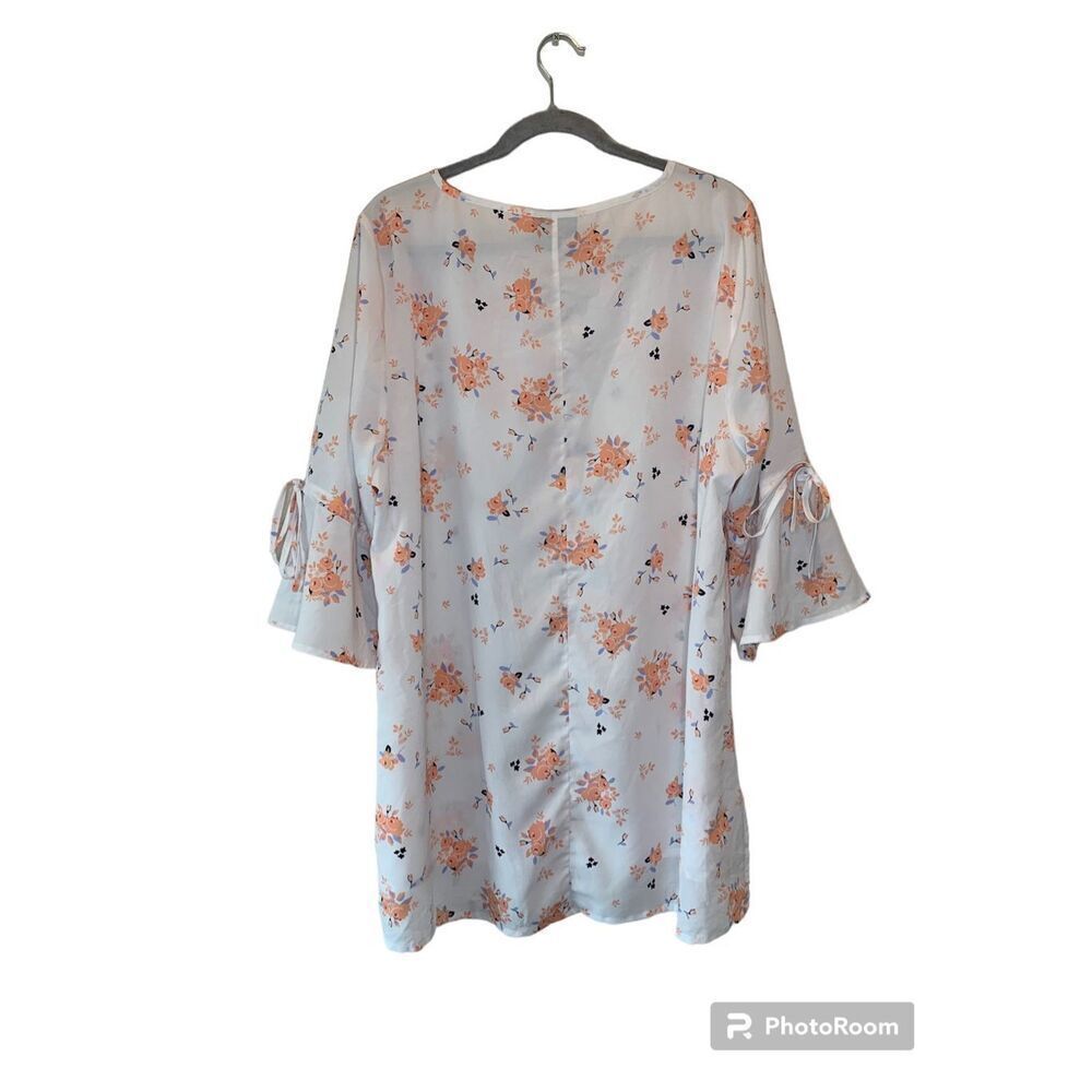 Lane Bryant Split Neck Bell Sleeve Floral Tunic - Picture 3 of 8